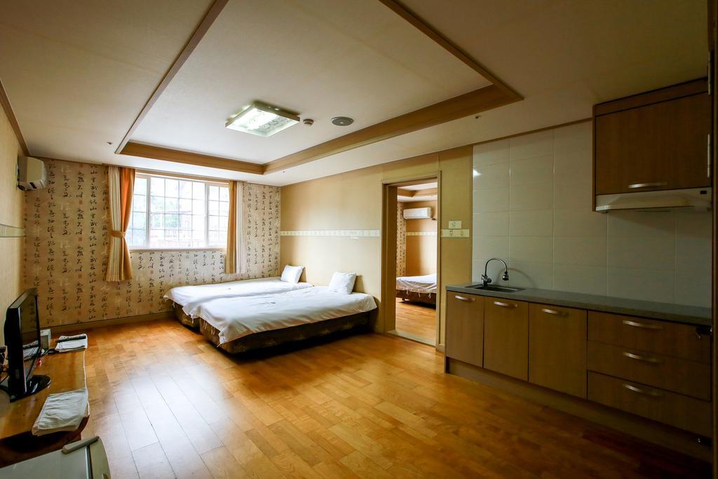 Arbon Youth Hostel & Resort Jeju Exterior foto